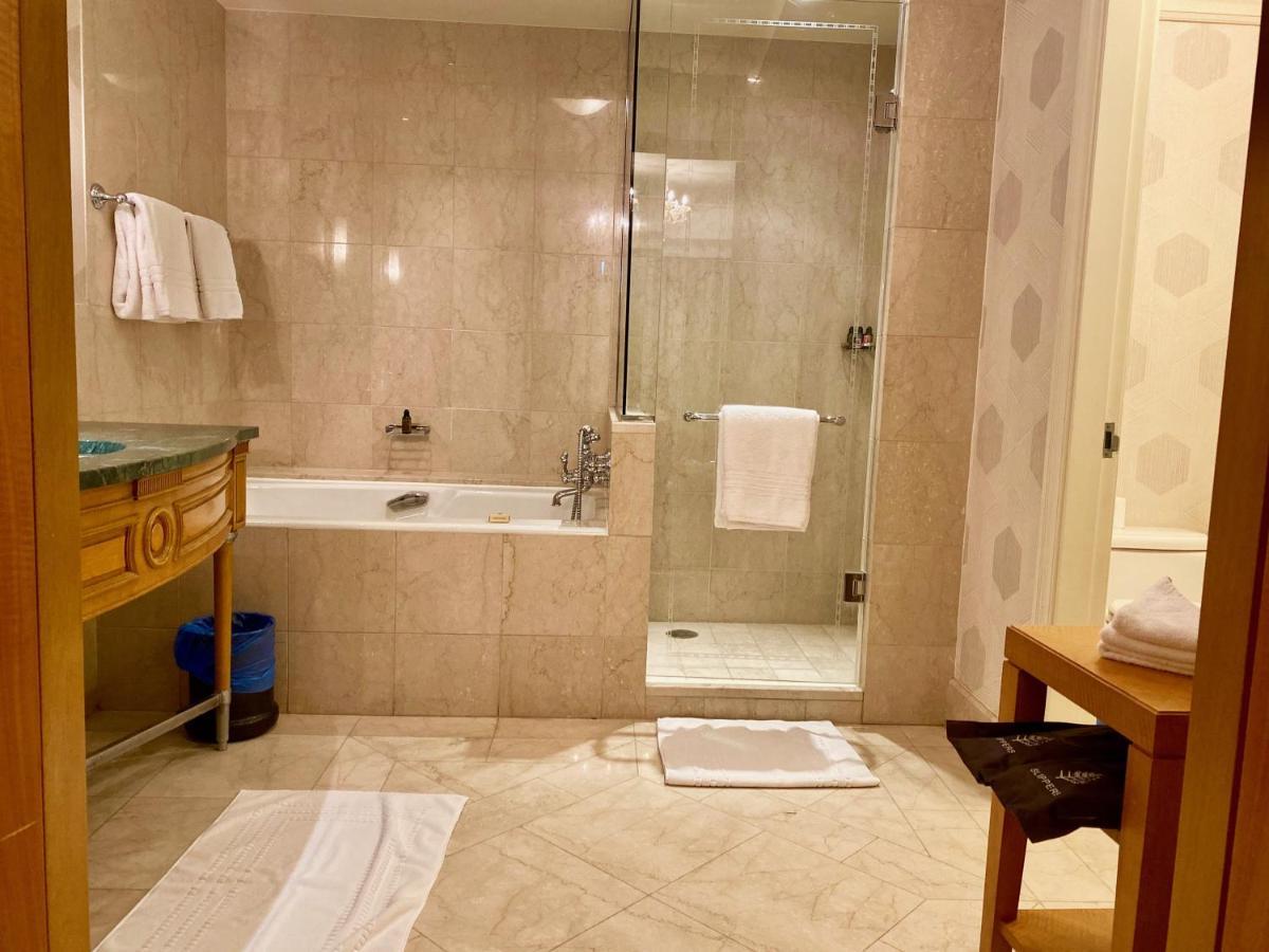 Chez Haytham At Four Seasons Nile Plaza Residential Suite Kairo Eksteriør bilde
